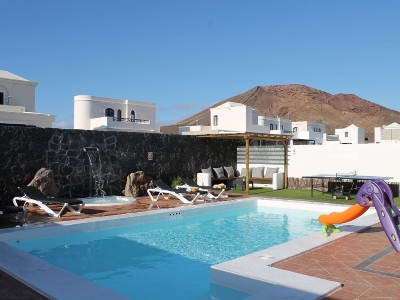 holiday villa in playa blanca lanzarote